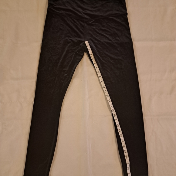 Athleta Elation Ultra High Rise Tight In Black Velvet Sz XL Tall - Picture 6 of 11